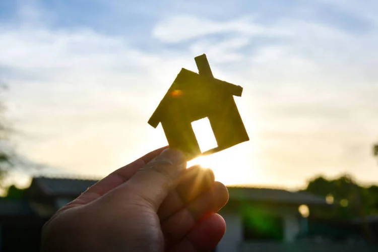 
	Casa pr&oacute;pria: em dezembro, foram liberados 4,8 bilh&otilde;es de reais, 55,2 por cento a menos que um ano antes
 (Thinkstock/Jeng_Niamwhan)