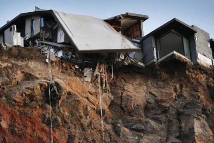 Casa ficou destruída depois do terremoto na Nova Zelândia (Martin Hunter/Getty Images)