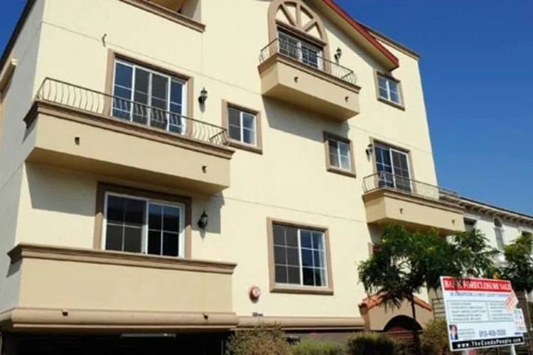 Casa à venda em Los Angeles: venda de imóveis usados caiu ainda mais, 25,9% (Kevork Djansezian/Getty Images)