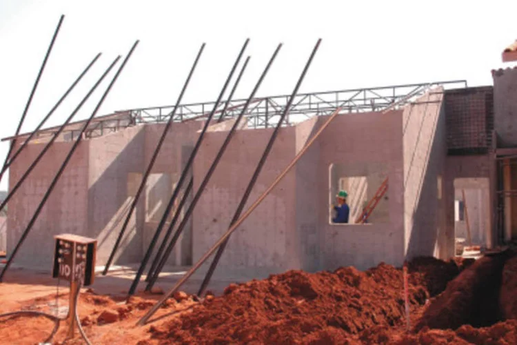 
	O volume de empr&eacute;stimos para aquisi&ccedil;&atilde;o e constru&ccedil;&atilde;o de im&oacute;veis somou R$ 8,5 bilh&otilde;es em mar&ccedil;o, alta de 31,6% ante fevereiro e de quase 3% em um ano; o melhor m&ecirc;s de mar&ccedil;o desde 1995
 (ROBERTO ALLEN/Divulgação)