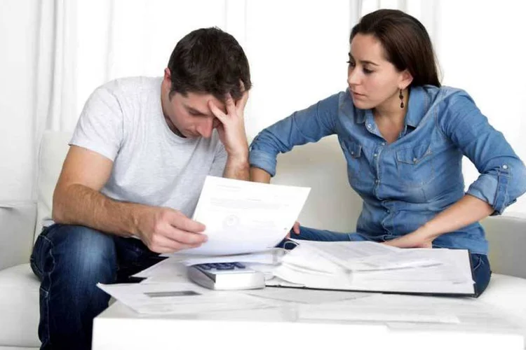 
	Infidelidade financeira: apenas 40% dos entrevistados conheciam a situa&ccedil;&atilde;o financeira do c&ocirc;njuge antes do casamento, segundo estudo feito nos EUA.
 (OcusFocus/Thinkstock)