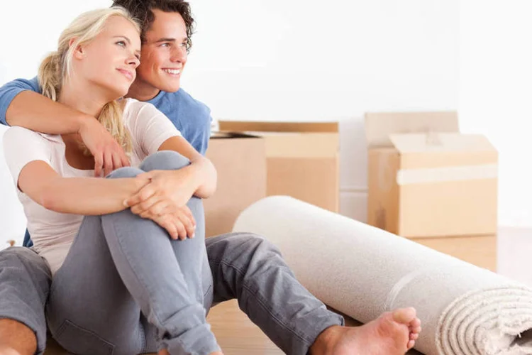 
	Casal na casa nova: Uso do FGTS e compra do im&oacute;vel s&atilde;o declarados em campos diferentes do IR
 (Wavebreakmedia Ltd/ThinkStock)