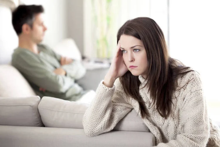 
	Casal em conflito: especialista responde se c&ocirc;njuge pode ser obrigado a pagar pens&atilde;o a companheiro que esteja desempregado no momento do div&oacute;rcio
 (AnaBGD/Thinkstock)
