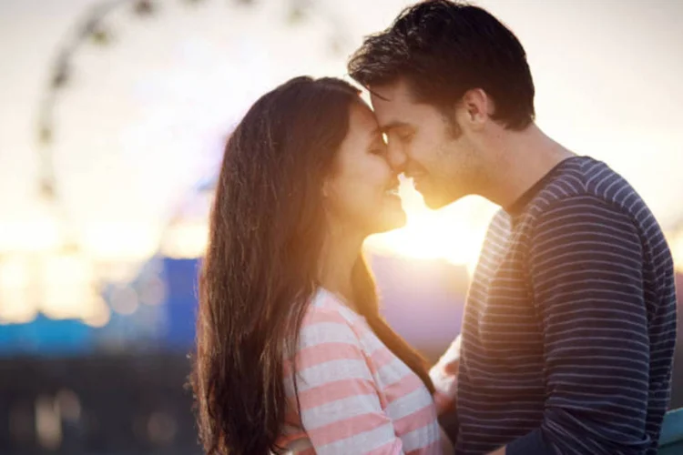 O amor está no ar (ThinkStock)