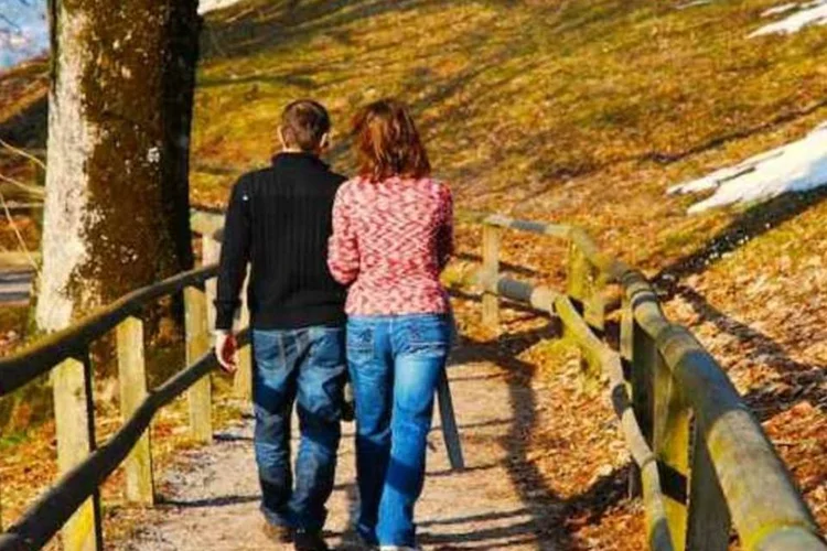 
	Casal caminhando: Segundo especialista, apenas os bens adquiridos durante a uni&atilde;o est&aacute;vel ou casamento s&atilde;o partilh&aacute;veis
 (Mattox/SXC)