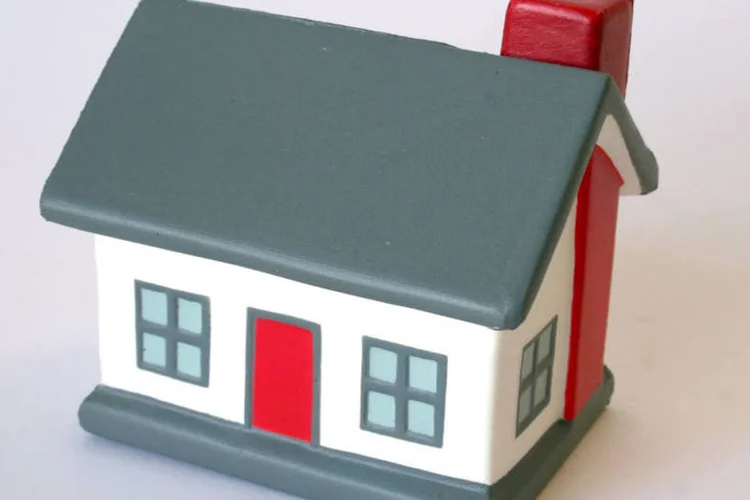 
	Casa em miniatura: portabilidade pode gerar economia de mais de R$ 20 mil
 (Kym Parry/Freeimages)
