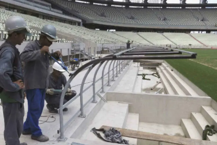 A reforma do Castelão, em Fortaleza, incluiu obras de modernização e ampliação para se adequar às exigências da Fifa (REUTERS/Gary Hershorn)