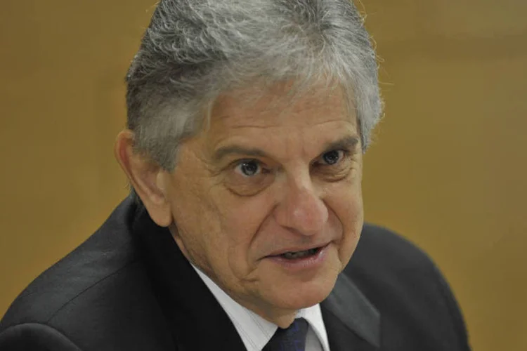 O gerente executivo de política econômica da Confederação Nacional da Indústria (CNI), Flávio Castelo Branco: para Castelo Branco, se o ciclo de alta dos juros se prolongar, deverá trazer impacto para o setor de serviços e refletir também na valorização do câmbio. (Elza Fiúza/ABr/Agência Brasil)