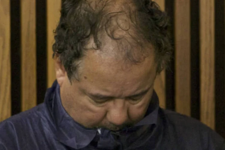 Ariel Castro, acusado de manter 3 mulheres em cativeiro durante dez anos, durante audiência em tribunal em Cleveland, Ohio (REUTERS/John Gress)