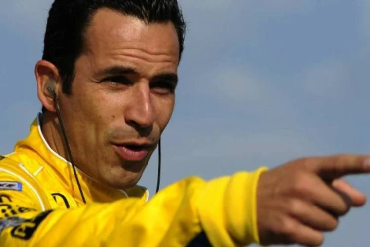 
	Castroneves: &quot;mas como os exemplos do Ayrton sempre falaram muito fortes no meu cora&ccedil;&atilde;o e na minha mente, tamb&eacute;m foram valiosos para seguir em frente&quot;, disse&nbsp;
 (Germano Luders/Robert Laberge)