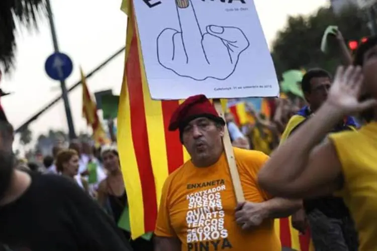 
	Protesto em Barcelona pede separa&ccedil;&atilde;o da Catalunha em setembro: regi&atilde;o receber&aacute; 3,3 bilh&otilde;es de euros para cobrir d&iacute;vidas
 (David Ramos/Getty Images)