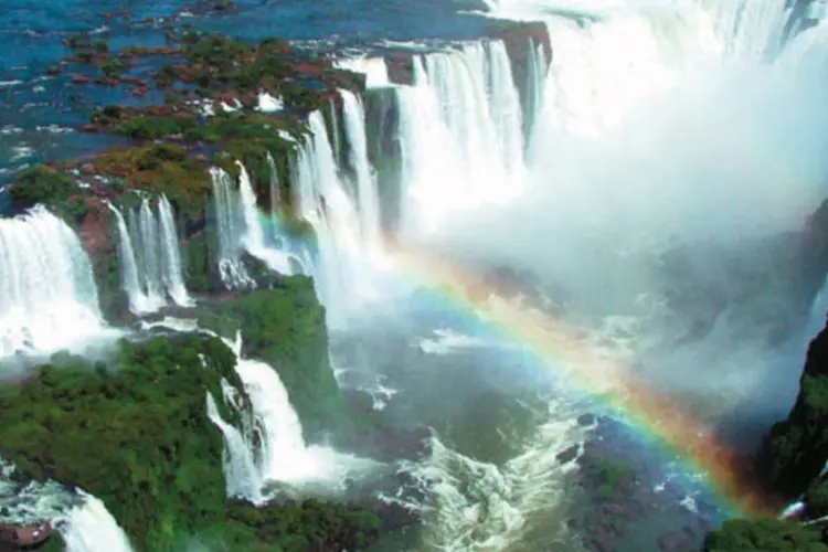 
	Vista a&eacute;rea das Cataratas do Igua&ccedil;u: relat&oacute;rio da ONU aponta que popula&ccedil;&atilde;o mundial vai precisar de 40% a mais de &aacute;gua em 2030
 (Divulgação / Viagem e Turismo)