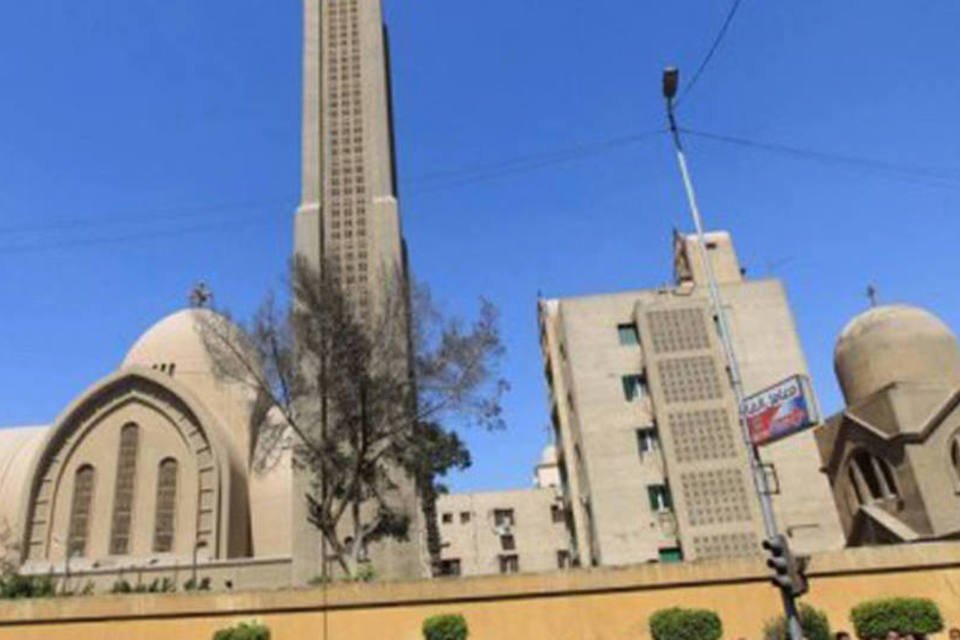 Muçulmanos incendeiam casas de cristãos no Egito