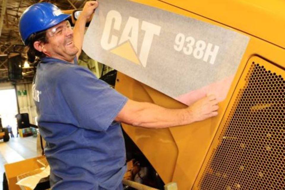 DJ: Caterpillar planeja construir fábrica de trens em MG