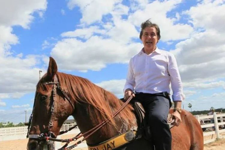 
	Eun&iacute;cio Oliveira (PMDB): fazenda de senador est&aacute; localizada entre Corumb&aacute; de Goi&aacute;s e Alex&acirc;nia (GO), tem 20 mil hectares
 (Divulgação/ Facebook oficial Eunício Oliveira)