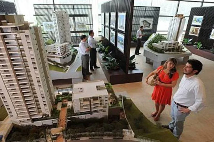 Estande de vendas da CCDI: Os terrenos serão destinados a torres de salas comerciais  (.)