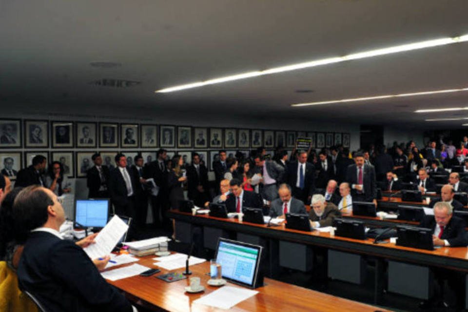 CCJ da Câmara aprova repasse bilionário a estados