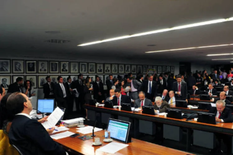 
	Reuni&atilde;o da CCJ da C&acirc;mara dos Deputados: parecer de seandor S&eacute;rgio Souza, que j&aacute; foi aprovado na CCJ, prev&ecirc; que voto deve ser aberto em todas as situa&ccedil;&otilde;es
 (Zeca Ribeiro / Câmara dos Deputados)