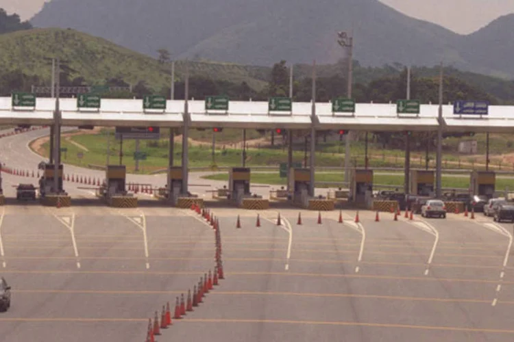 
	Via Lagos, concess&atilde;o administrada pela CCR no Rio de Janeiro: a expans&atilde;o da frota de ve&iacute;culos aumentou a receita de concession&aacute;rias e beneficiou seguradoras
 (Agência O Globo)