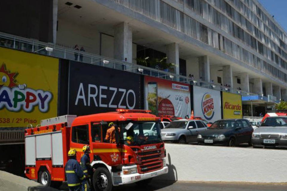 Explos o fere dois em subsolo de shopping em Bras lia Exame