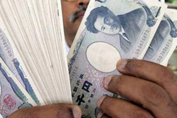 Às 9h31 (horário de Brasília), o dólar subia 0,40 por cento, a 81,14 ienes (Teresa Barraclough/AFP)