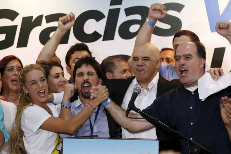 
	Jes&uacute;s &quot;Chuo&quot; Torrealba, do MUD, sobre as elei&ccedil;&otilde;es: &quot;Vou dizer algo extremamente subversivo nesse pa&iacute;s: &eacute; preciso cumprir a lei&quot;
 (Carlos Garcia Rawlins/ Reuters)