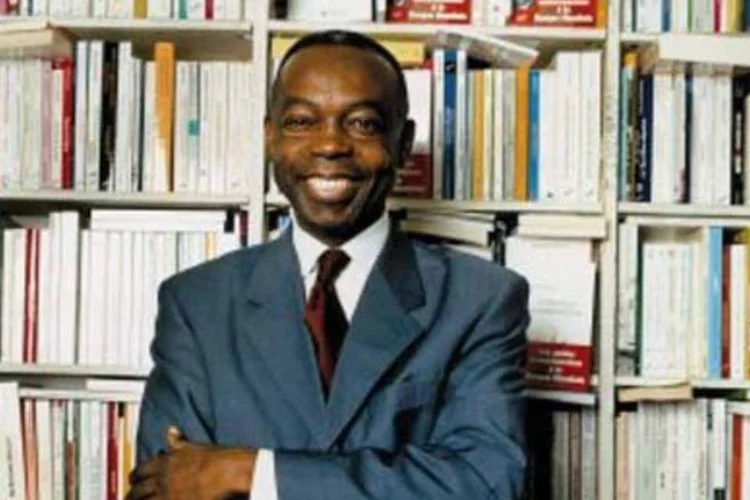 Célestin Monga afirma que grande mérito do governo Lula foi conciliar desenvolvimento econômico e social (.)