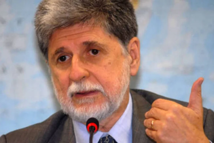 Em rápida entrevista, o chanceler brasileiro disse que negócios são negócios (.)