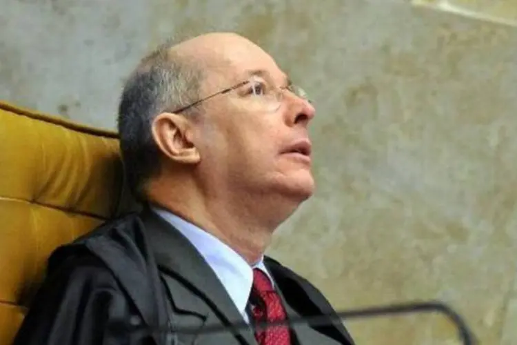 
	Celso de Mello, do STF: &nbsp;caso havia sido distribu&iacute;do antes para o presidente do STF, ministro Joaquim Barbosa
 (José Cruz/ABr)