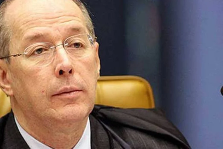 O ministro Celso de Mello concedeu liminar que anulou prisão preventiva da apontada pelo crime (WIKIMEDIA COMMONS/Wikimedia Commons)