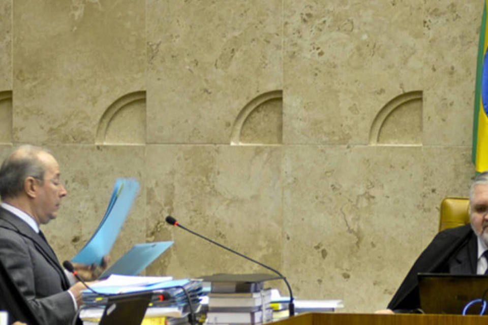 Celso de Mello pede a condenação de três réus do Banco Rural