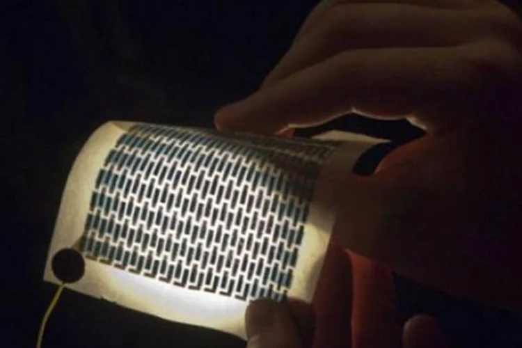 Célula fotovoltaica impressa em tecido: novo processo demanda menores temperaturas (Patrick Gillooly/Inhabitat)