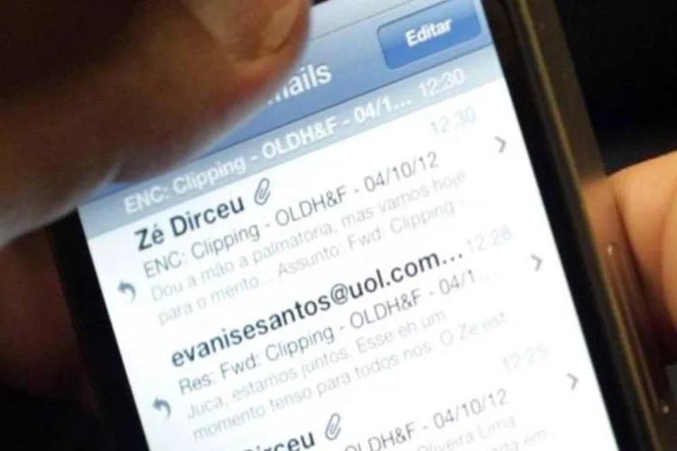 
	Dirceu mandou e-mail ao advogado Jose Luis de Oliveira Lima: &quot;Dou a m&atilde;o a palmat&oacute;ria, mas vamos hoje para o m&eacute;rito...&quot;
 (Ueslei Marcelino/Reuters)
