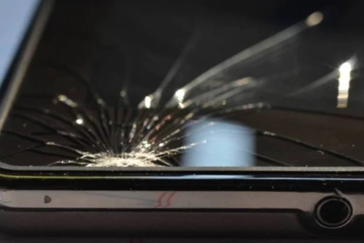 
	Celular quebrado: &quot;A garantia legal dos produtos restringe-se a tr&ecirc;s meses no Brasil&quot;
 (Flickr/Michael Kappel)
