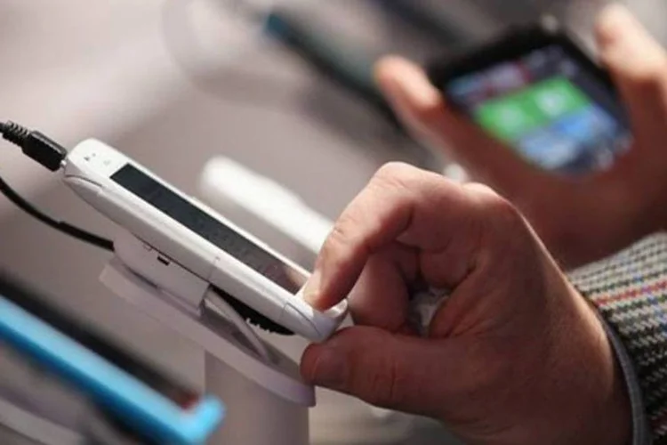 
	Smartphones: na Am&eacute;rica Latina, 43% das pessoas residem em &aacute;reas cobertas por banda larga fixa mas n&atilde;o possuem o servi&ccedil;o, no caso da banda larga m&oacute;vel, o percentual &eacute; de 57%
 (Getty Images)