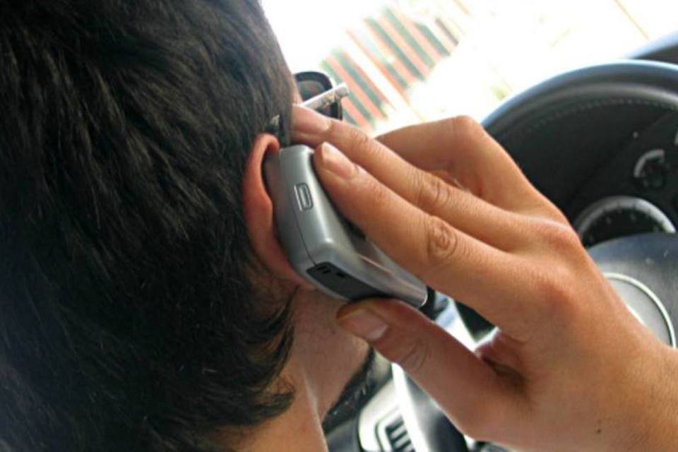 Metade dos europeus admite usar SMS ao volante