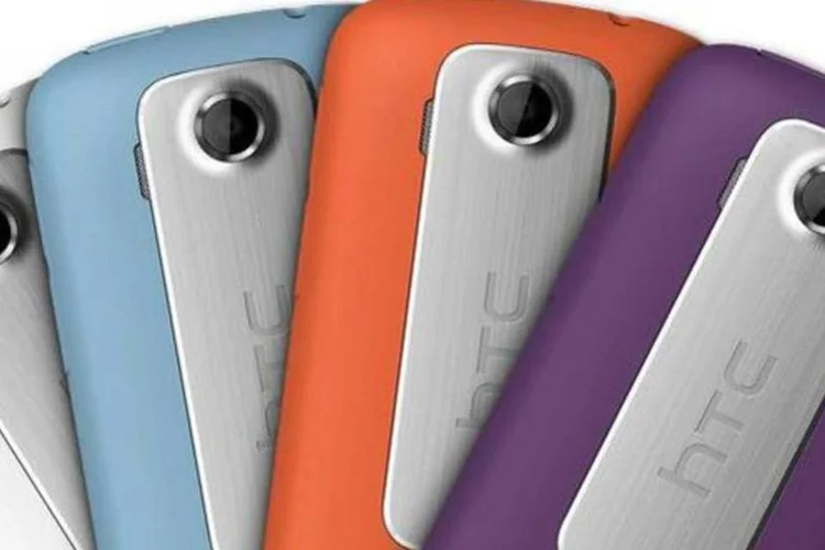 
	Celulares da HTC: a outrora maior vendedora de smartphones nos EUA sofreu uma queda de mais da metade da sua participa&ccedil;&atilde;o no mercado global no segundo trimestre e planeja diversificar
 (Divulgação/HTC)