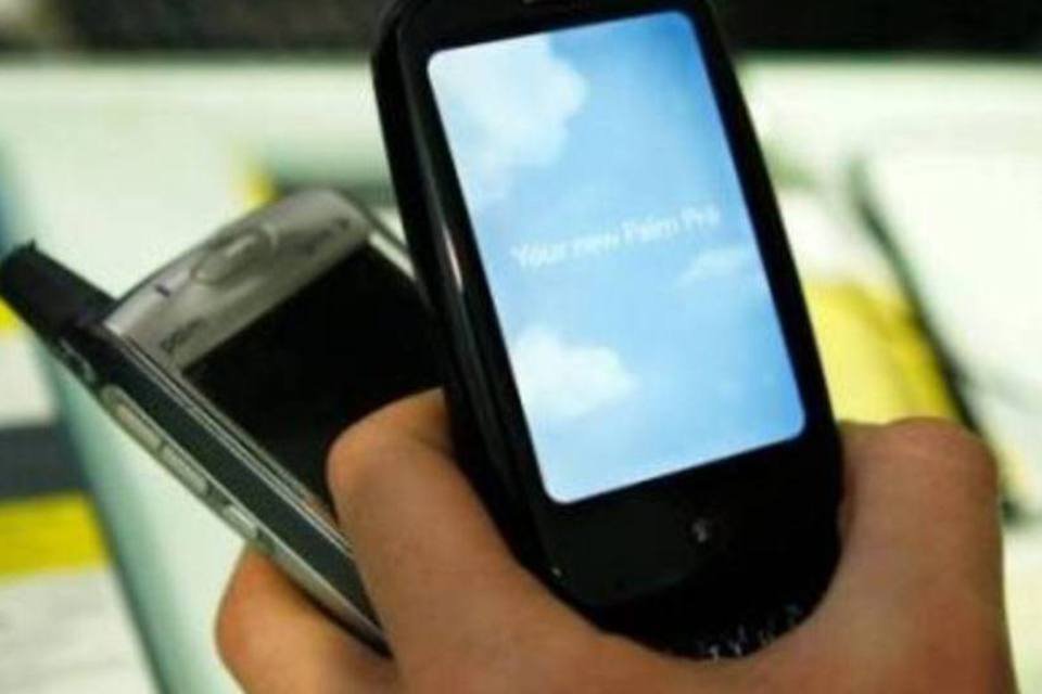 Telefonia móvel em Cuba superou os 3 mi de usuários em abril