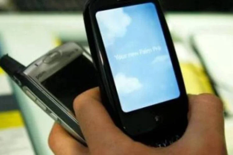Número de smartphones conectados a internet será maior que de PCs online (.)