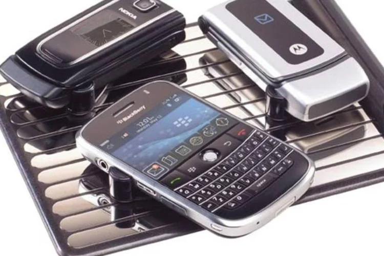 Exportações de celulares caíram durante 2010, e produção acompanhou trajeto (Divulgação/VEJA)