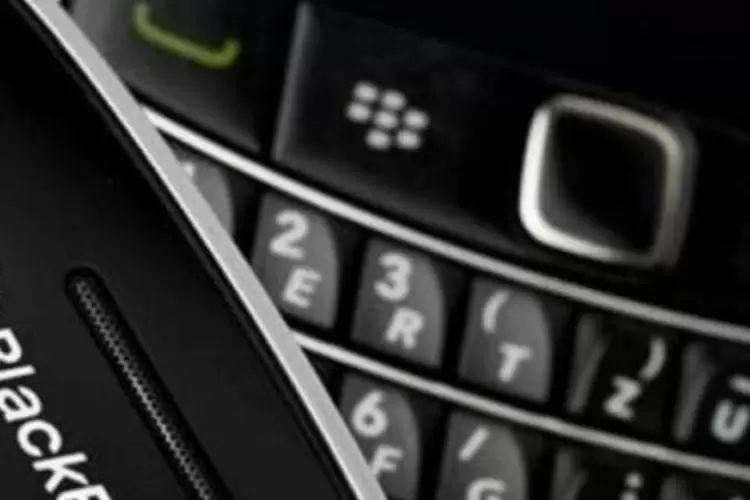 
	Celular da BlackBerry: atualiza&ccedil;&atilde;o vai permitir que clientes comecem a usar o sistema 10 do servi&ccedil;o corporativo da BlackBerry
 (Reuters)