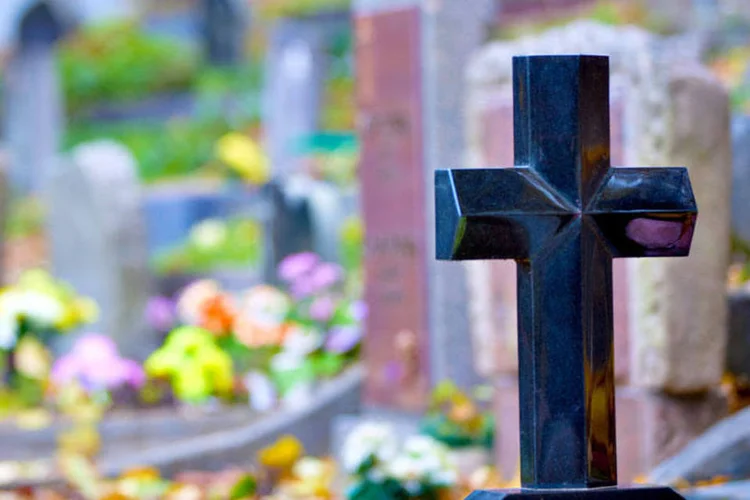 País tem segundo ano consecutivo em que as visitas aos cemitérios no Dia de Finados, celebrado hoje (2), ocorrem em meio à pandemia de covid-19 (Thinkstock/Thinkstock)