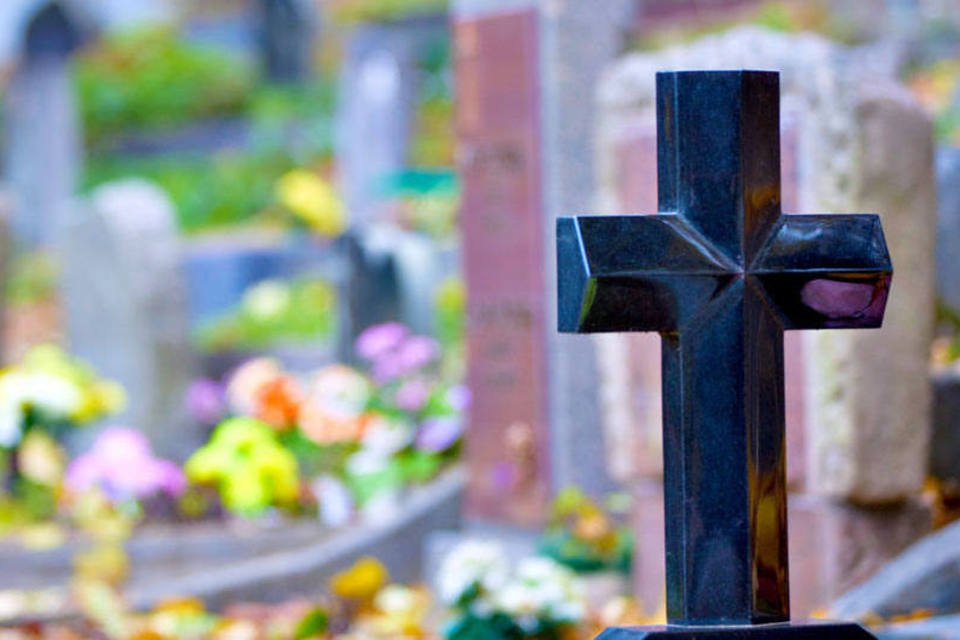 Finados: Flexibilização de medidas contra covid amplia visita a cemitérios