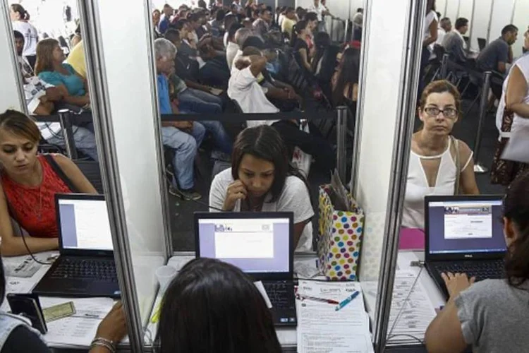 
	Desemprego: o corte no seguro prejudicou os trabalhadores, agora que o desemprego atinge 11,6 milh&otilde;es de pessoas e saltou 3 pontos percentuais em um ano para 12%, o maior &iacute;ndice desde 2012
 (Getty Images)