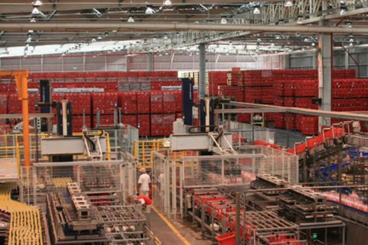 
	Centro de distribui&ccedil;&atilde;o da Coca-Cola Femsa: companhia elevar&aacute; em 40% seu volume de vendas com a nova aquisi&ccedil;&atilde;o
 (.)