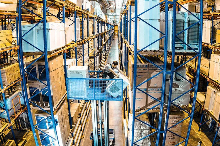 Centro de distribuição em São Paulo: a economia ruim também gera oportunidades (Germano Lüders / EXAME)