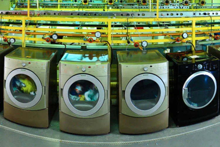 
	Centro de pesquisas da Whirpool: a receita atingiu o recorde de US$ 4,85 bilh&otilde;es no per&iacute;odo, com aumento de 11%
 (Germano Lüders/EXAME.com)