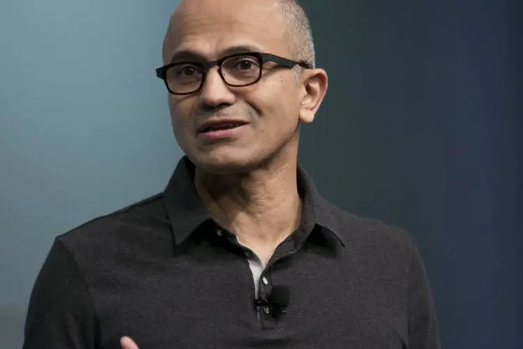 
	Satya Nadella: CEO da Microsoft levou um baile da Cortana
 (Jin Lee/Bloomberg)