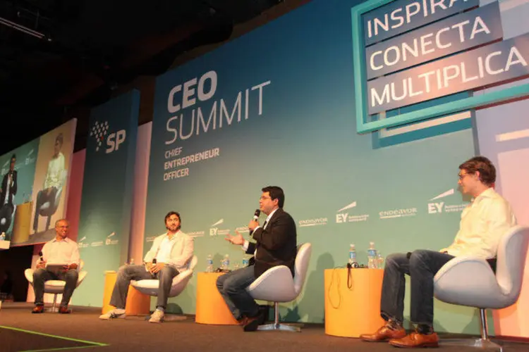 
	CEO Summit do ano passado: evento re&uacute;ne grandes executivos de diversas empresas para debater sobre empreendedorismo
 (Divulgação/Endeavor)