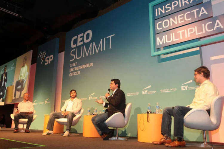Leonardo Simão, Fabrício Bloisi, Tomasz Tungus e Edson Rigonatti falaram sobre o cenário do empreendedorismo digital no Brasil (Divulgação/Endeavor)